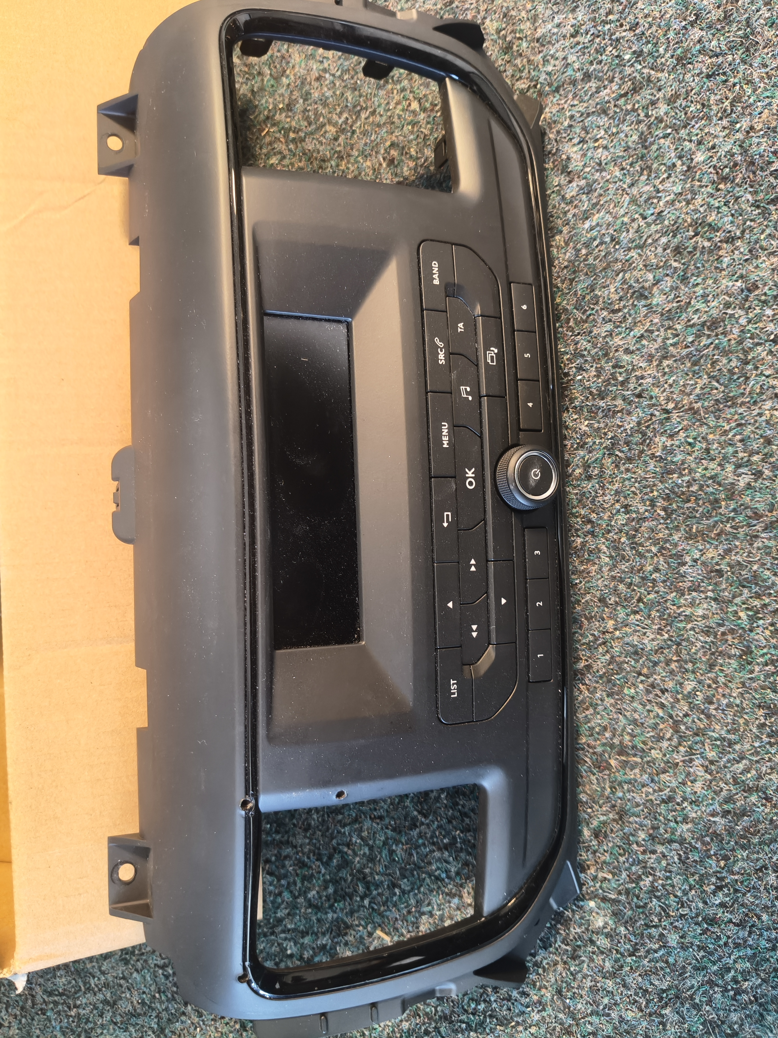 Radio / Multimedia Head Unit with Display